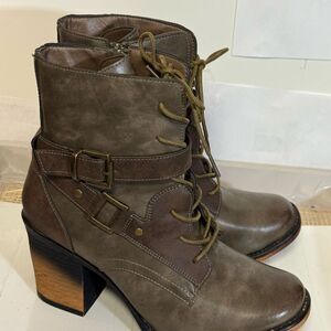 Pierre Dumas Brown Lace Up Boots with Chunky Heel